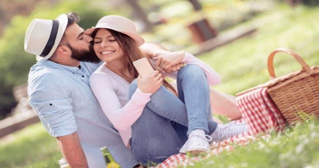 Kova Kadını Kova Burcu Erkeği Uyumu